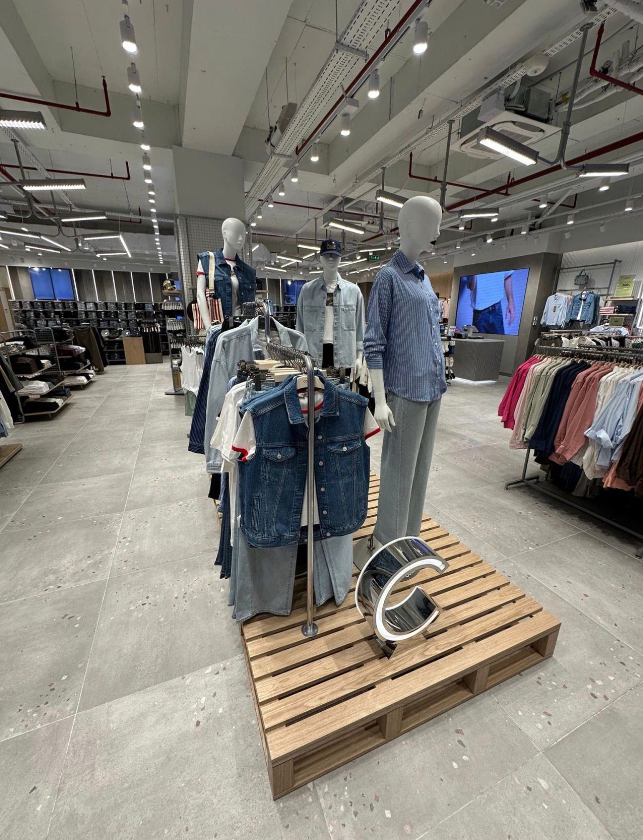 Colins Zonguldak 67 Burada AVM